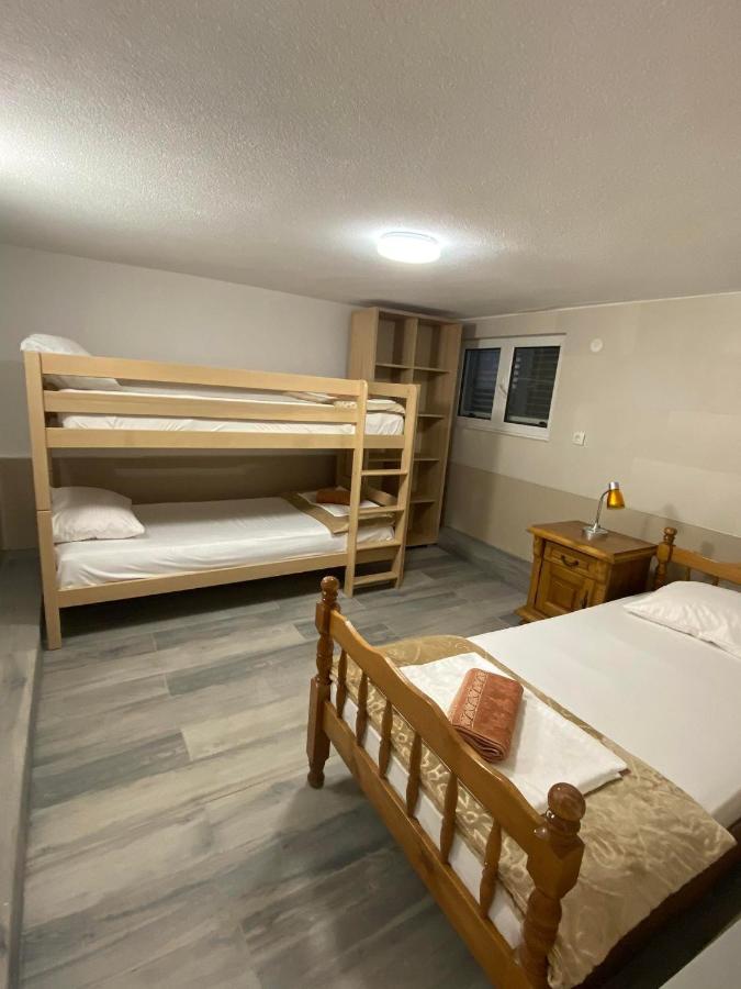 ウルツィニCurani Houseアパートメント エクステリア 写真